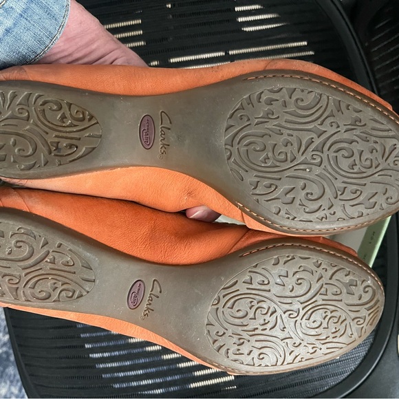 Clarks burn orange flats - Picture 5 of 7